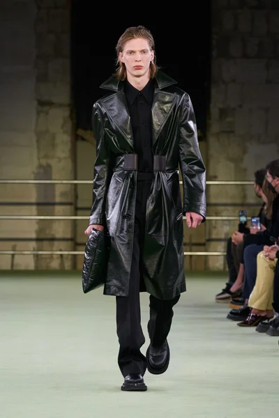 Look 4